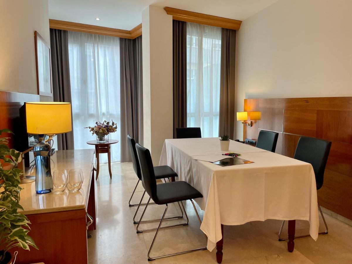Hotel Calasanz Molins de Rei Eksteriør billede