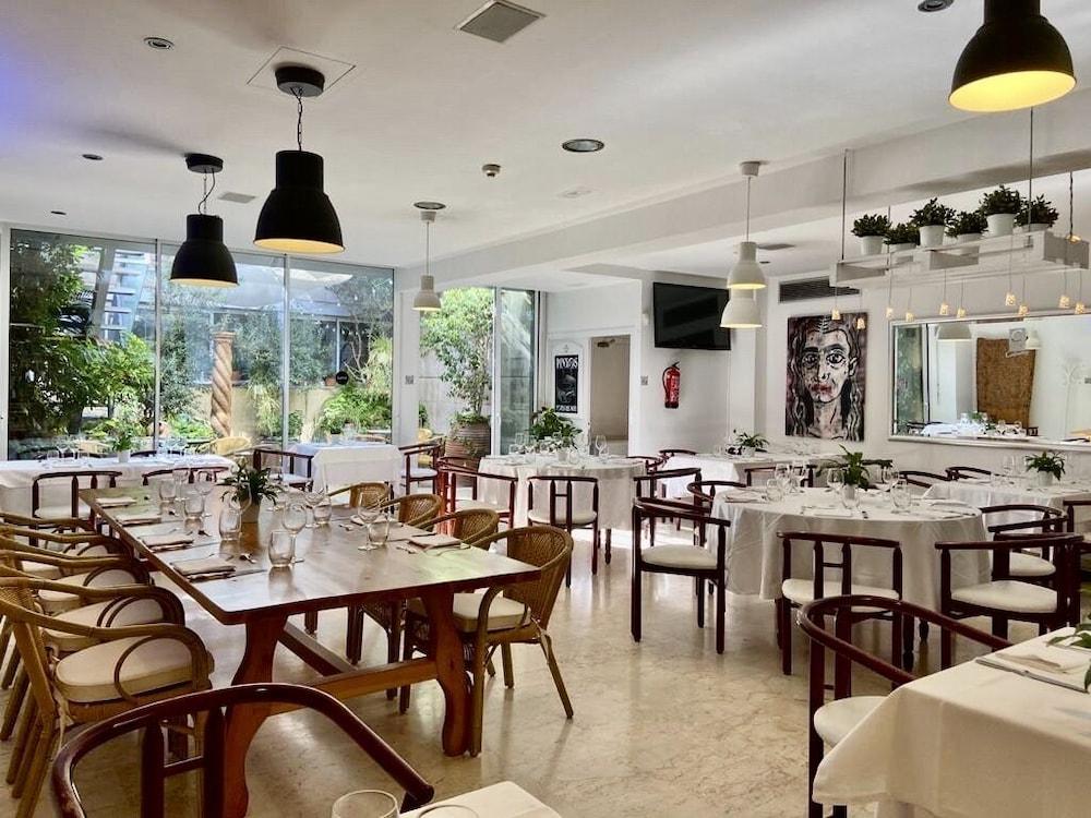 Hotel Calasanz Molins de Rei Eksteriør billede