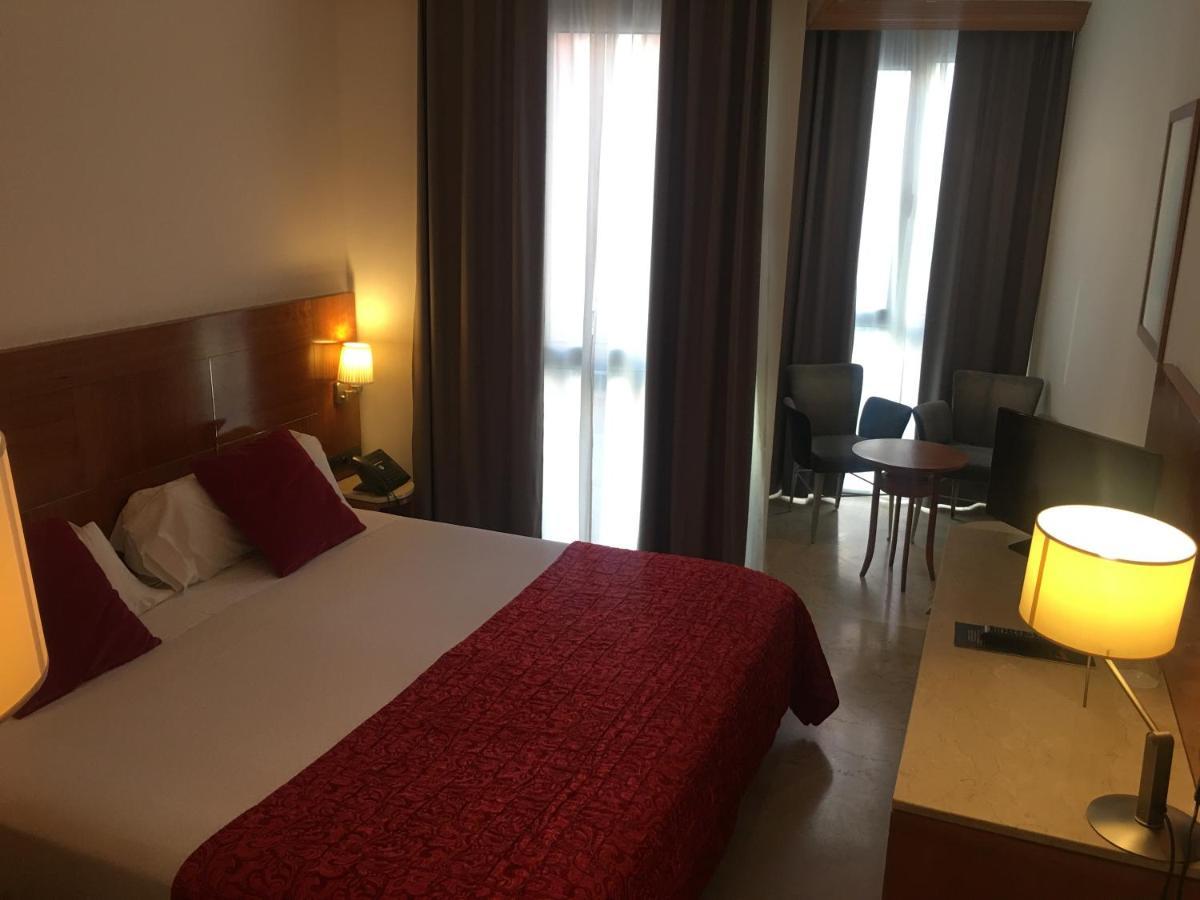Hotel Calasanz Molins de Rei Eksteriør billede