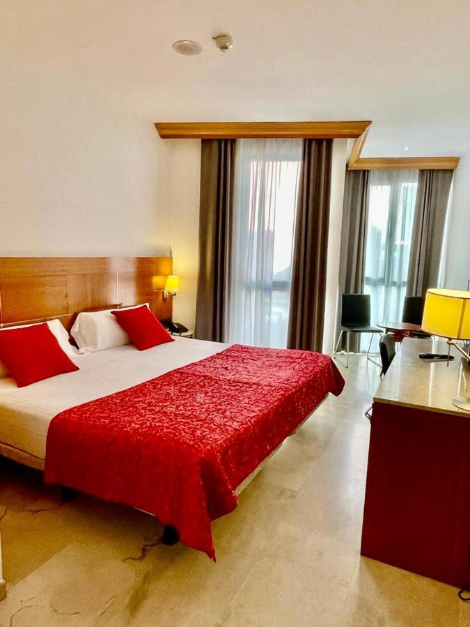 Hotel Calasanz Molins de Rei Eksteriør billede