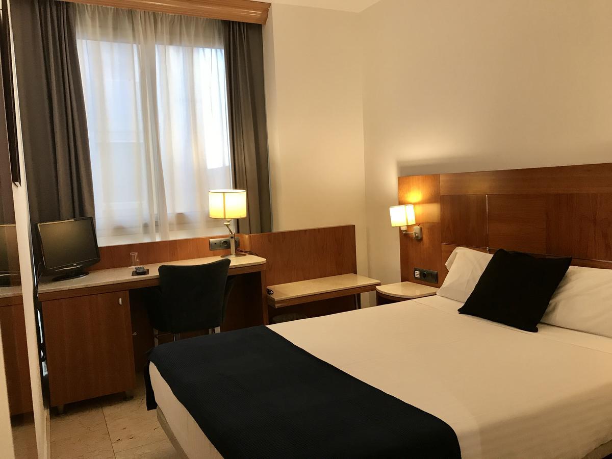 Hotel Calasanz Molins de Rei Eksteriør billede