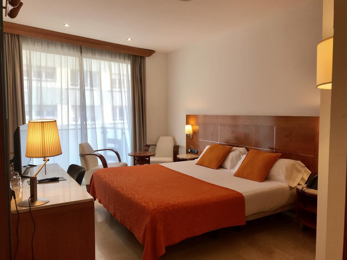 Hotel Calasanz Molins de Rei Eksteriør billede