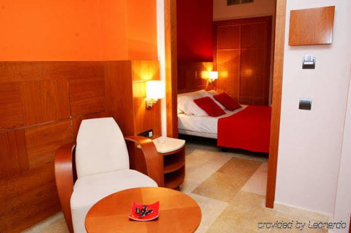 Hotel Calasanz Molins de Rei Værelse billede