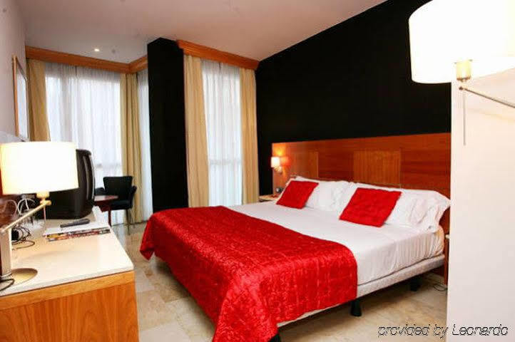 Hotel Calasanz Molins de Rei Værelse billede